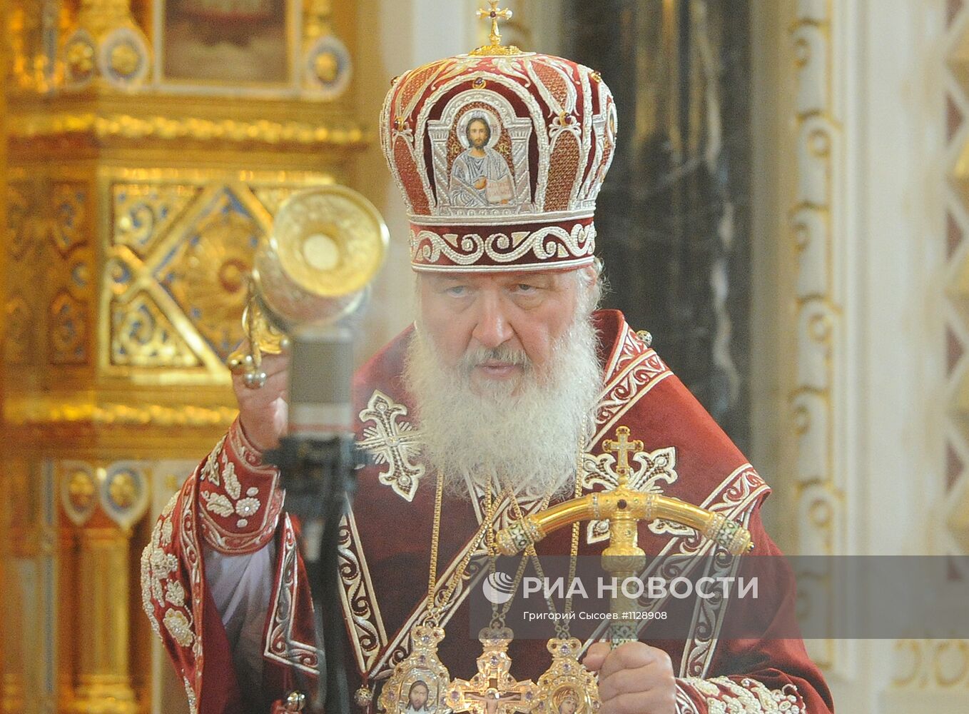 Литургия, посвященная 5-летию единства Поместной Русской Церкви