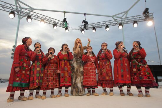 Российская вечеринка в рамках конкурса "Евровидение 2012"