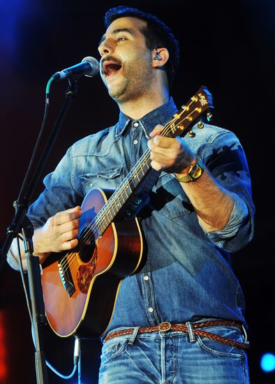 Выступление группы Grisha Urgant в парке им. Горького