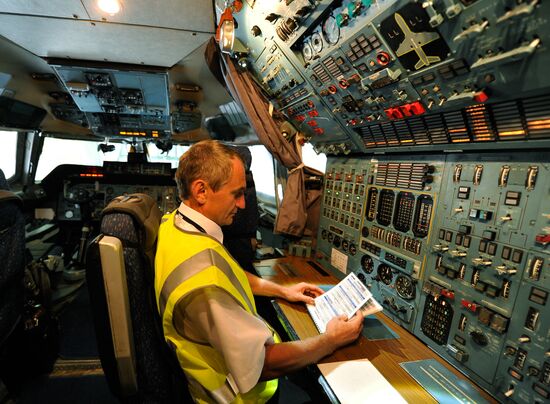 Презентация самолетов компаний "Волга-Днепр" и AirBridgeCargо