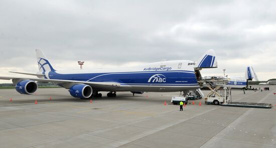 Презентация самолетов компаний "Волга-Днепр" и AirBridgeCargо