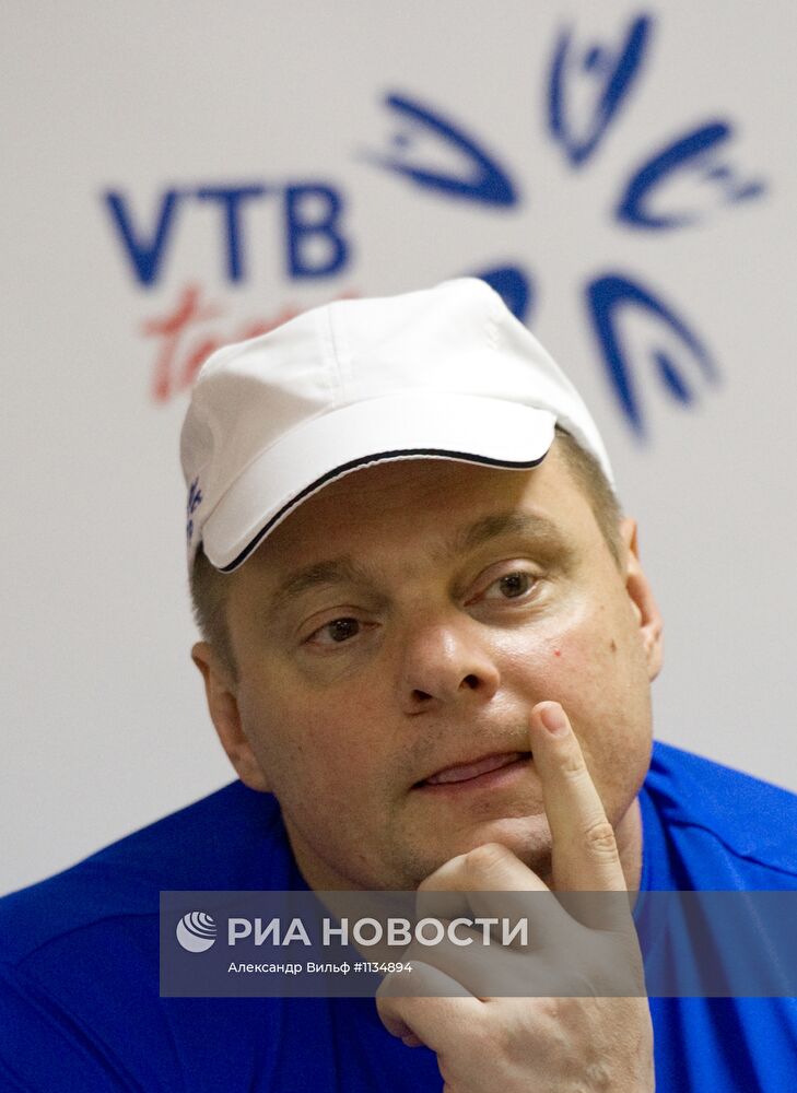 П/к главного тренера сборной России по волейболу В.Алекно