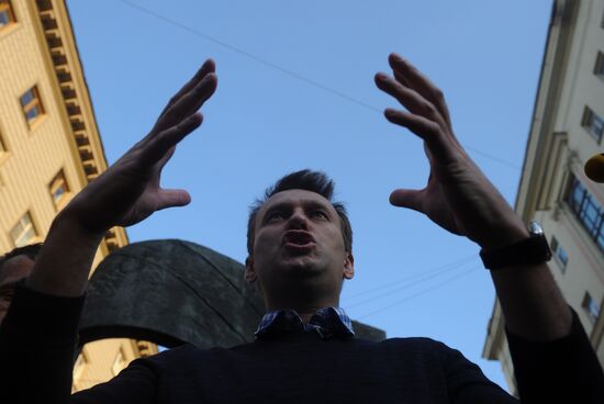 Выступлениt блогера Алексея Навального на Арбате