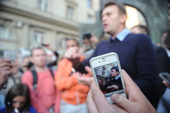 Выступлениt блогера Алексея Навального на Арбате