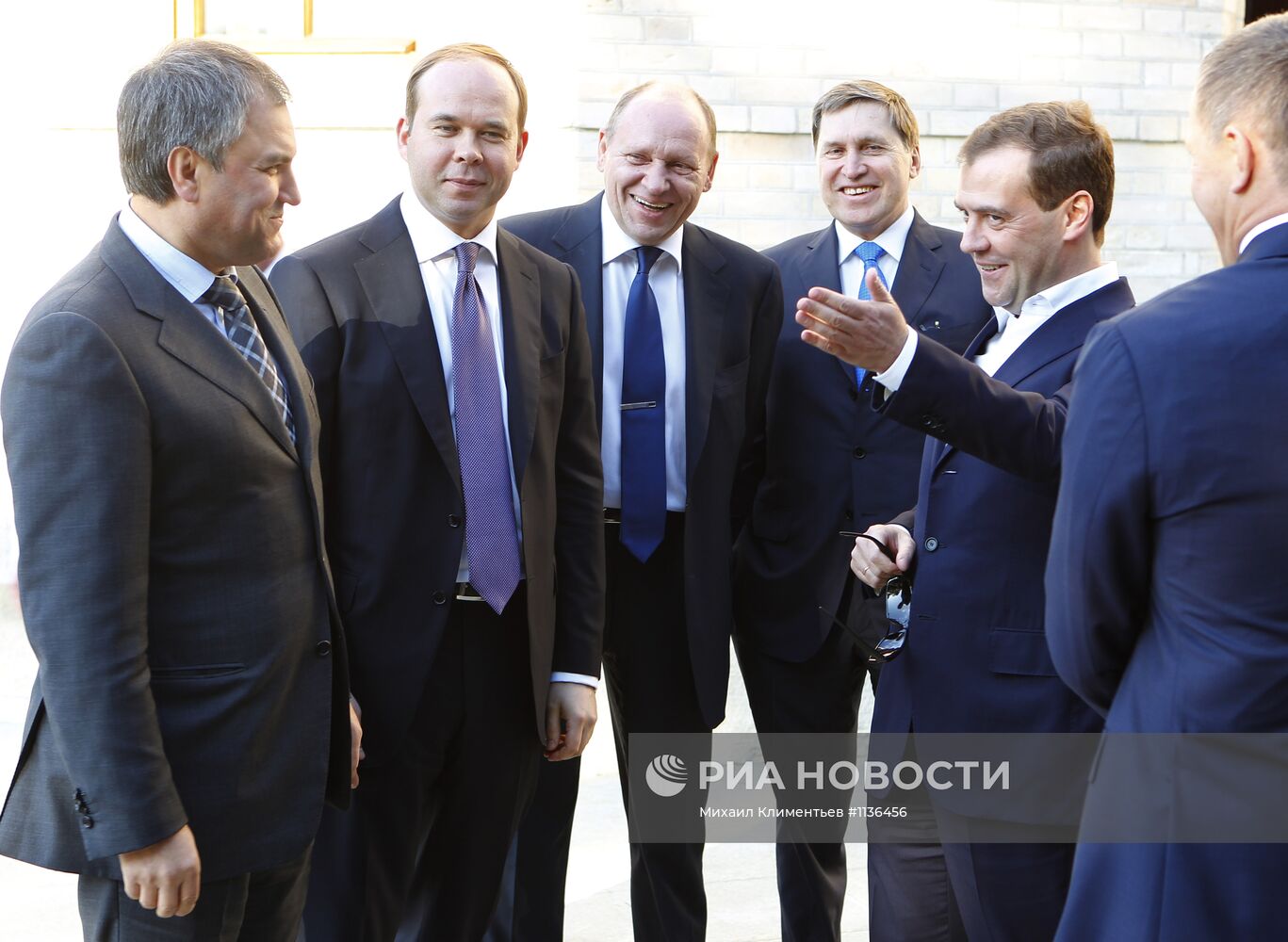 В.Путин и Д.Медведев провели неформальную встречу в Барвихе