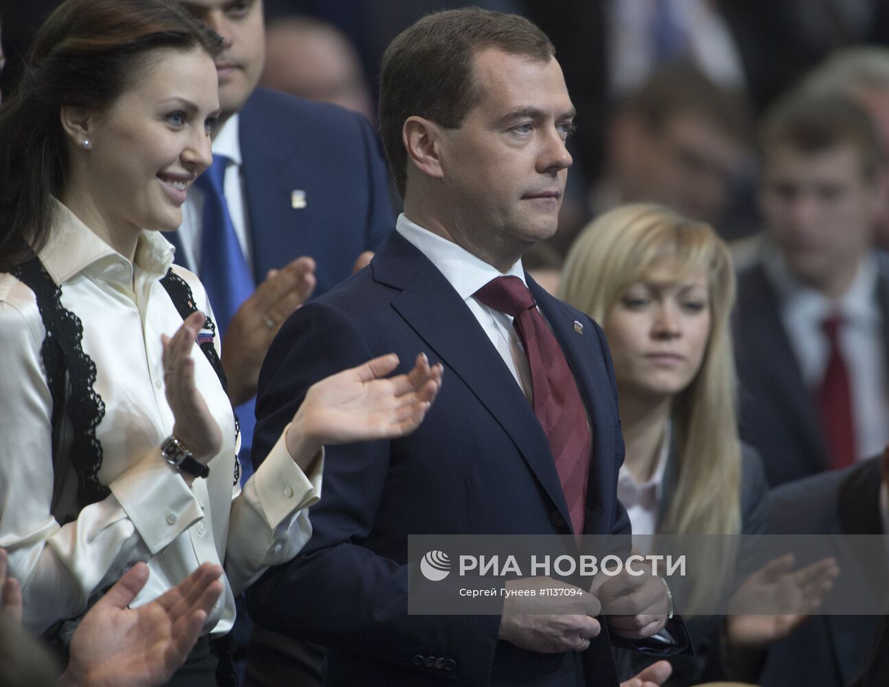 Д.Медведев избран председателем "Единой России"
