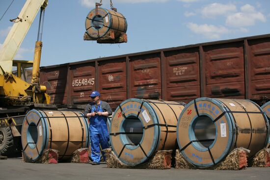 Работа завода группы компаний "Металл Профиль"