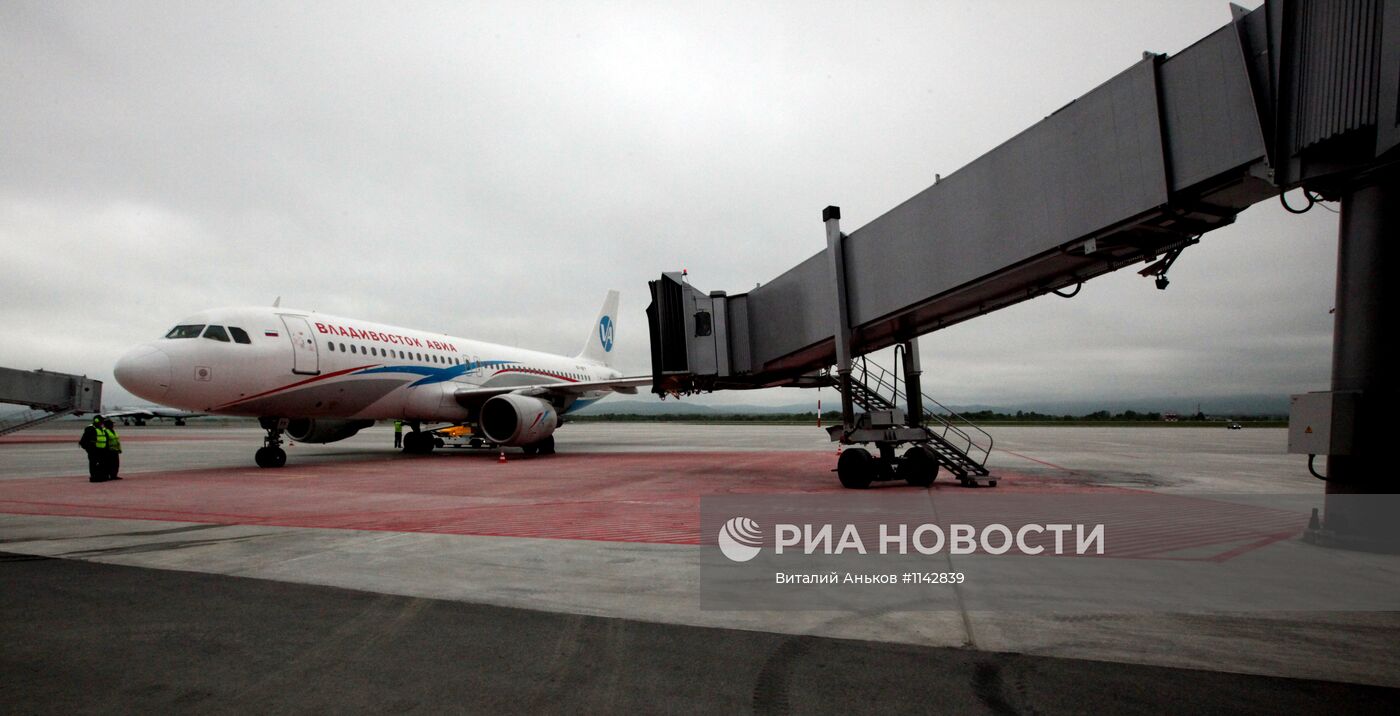 Работа нового международного терминала аэропорта Владивостока