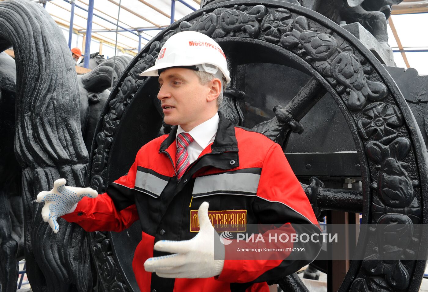 Ход реставрационных работ Триумфальной арки в Москве