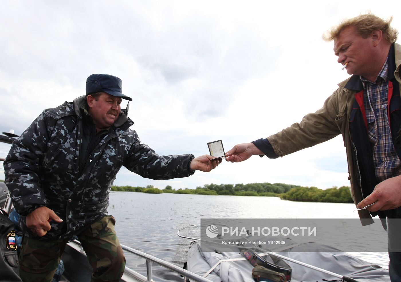 Рейд сотрудников рыбнадзора с сотрудниками МВД на озере Ильмень