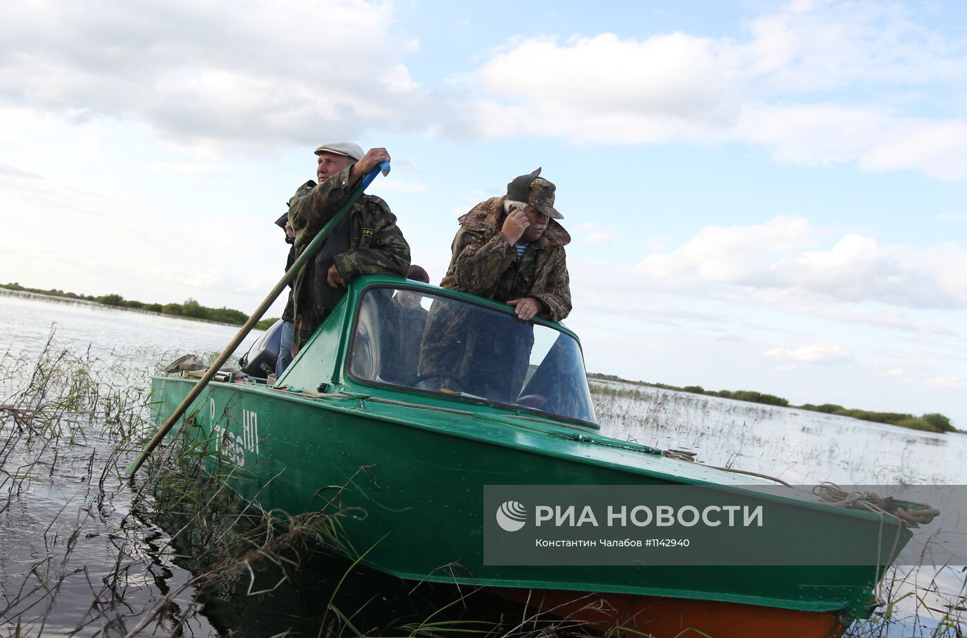 Рейд сотрудников рыбнадзора с сотрудниками МВД на озере Ильмень