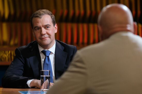Д.Медведев принял участие в программе Первого канала "Познер"