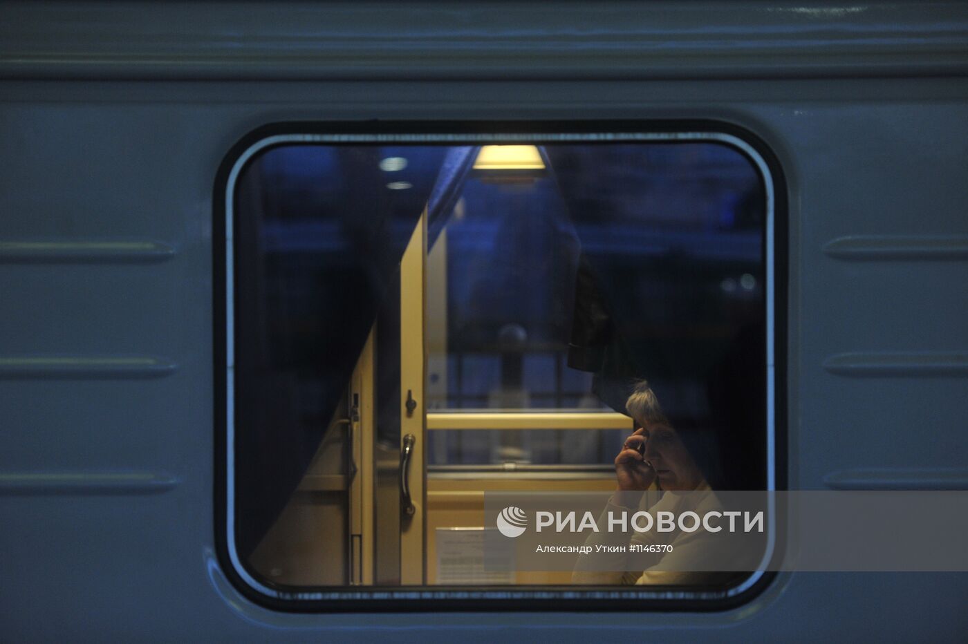 Запуск вагона-автомобилевоза в составе поезда " Лев Толстой"