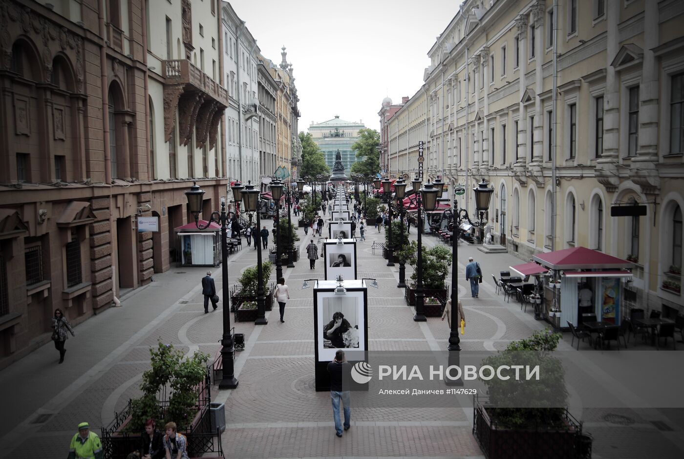 Выставка "Звезда по имени Цой" открылась в Санкт-Петербурге