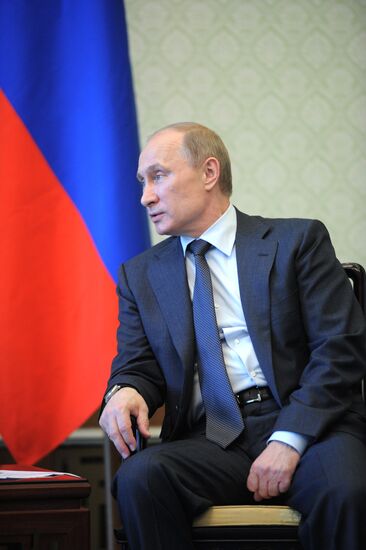 Беседа В.Путина с Х.Карзаем