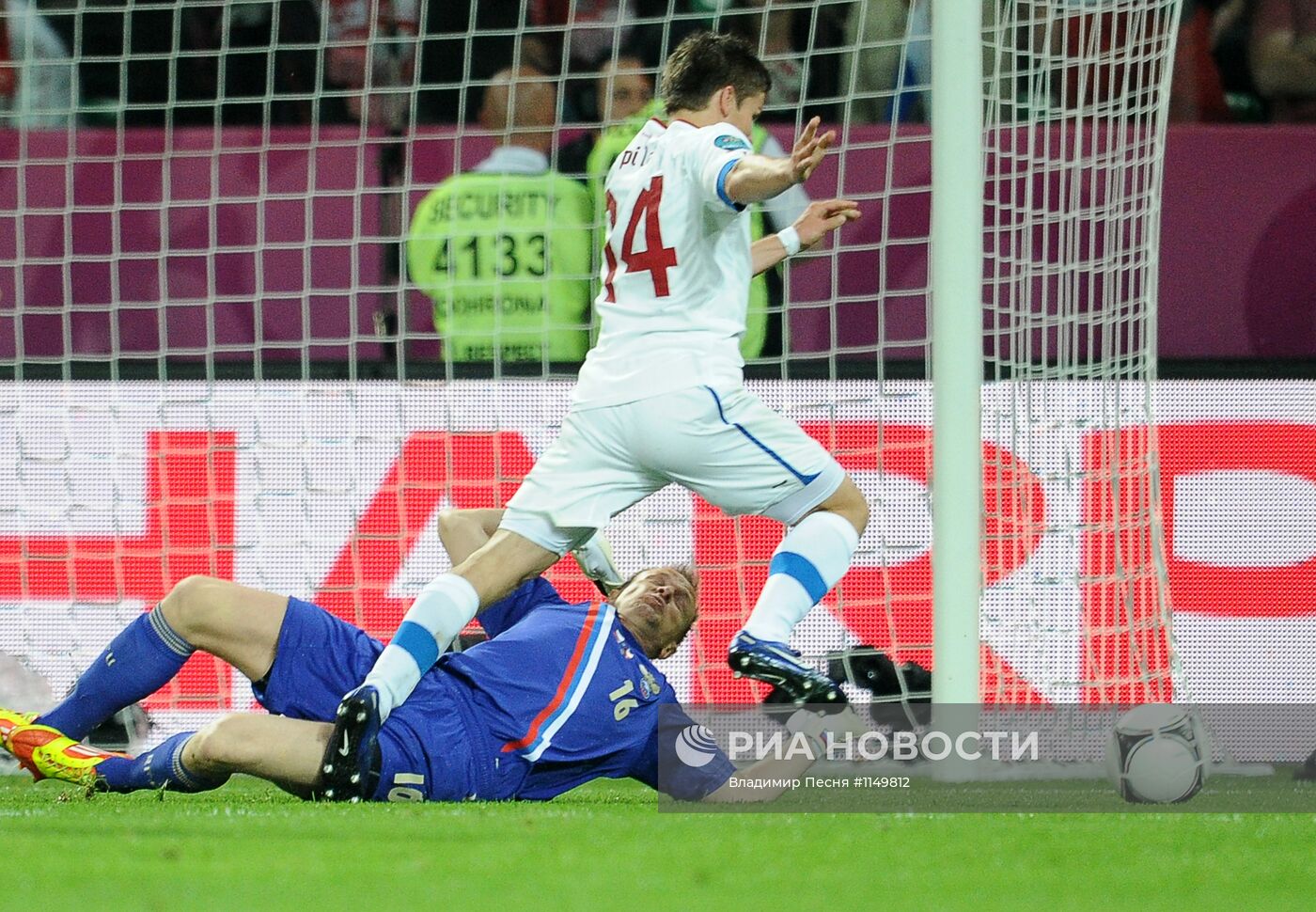 Футбол. ЕВРО - 2012. Матч сборных России и Чехии