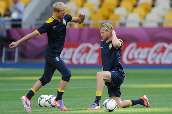Футбол. ЕВРО - 2012. Тренировка сборной Швеции