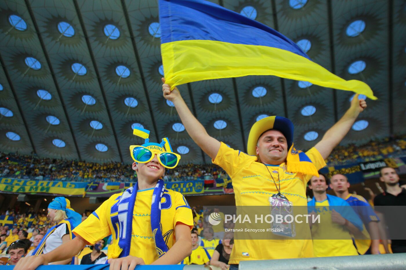 Футбол. ЕВРО - 2012. Матч сборных Украины и Швеции