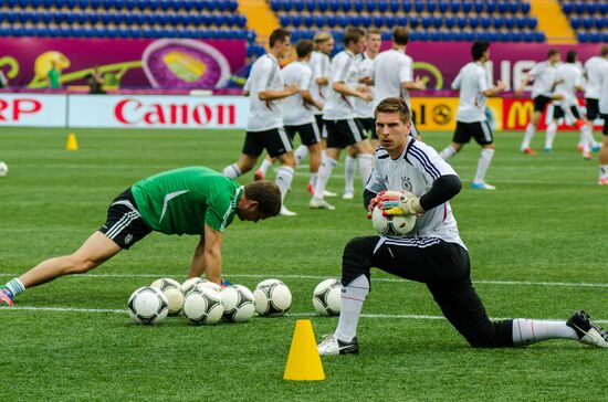Футбол. ЕВРО - 2012. Тренировки сборной Германии и Нидерландов