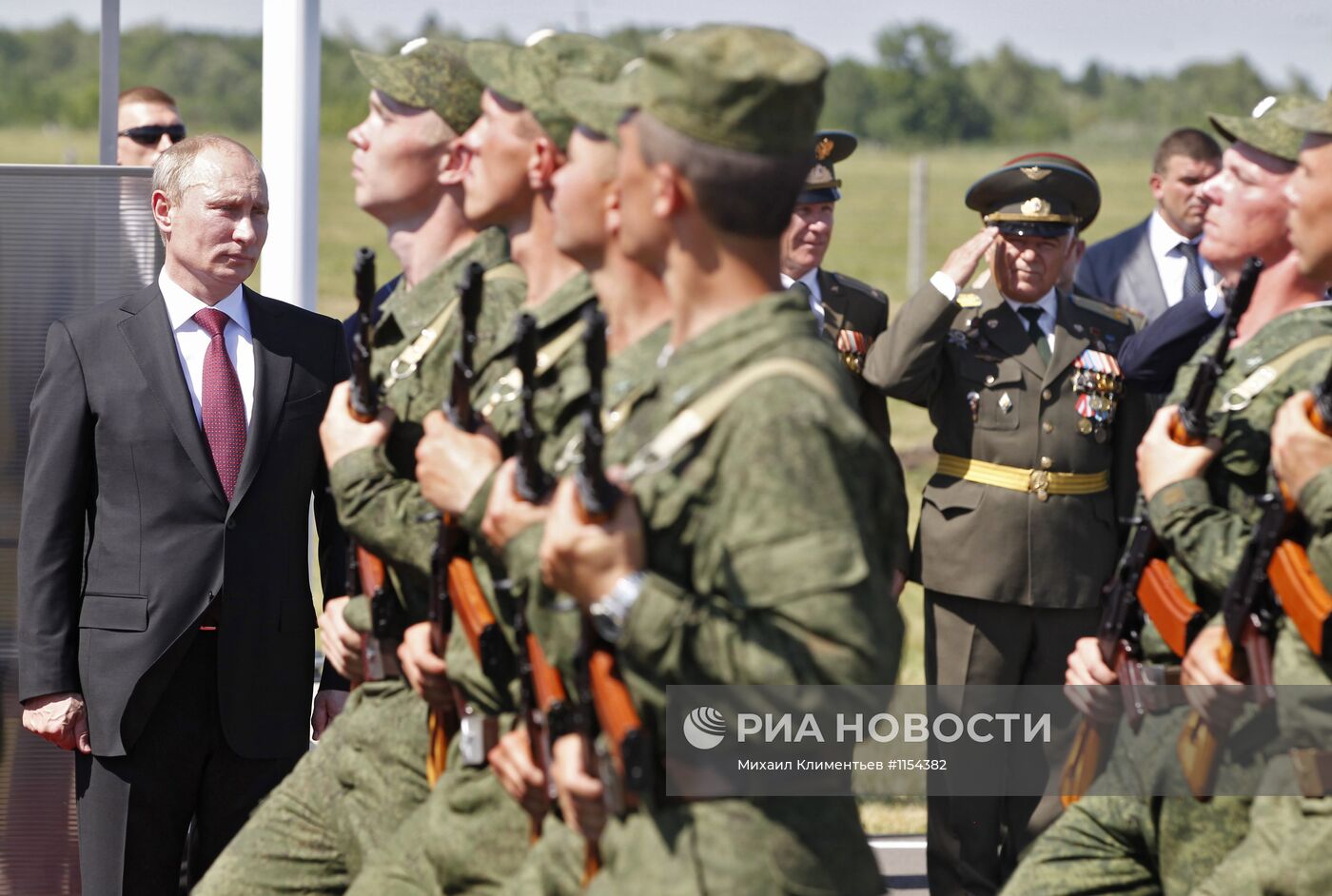 Посещение В.Путиным 393-й авиационной базы ВВС России