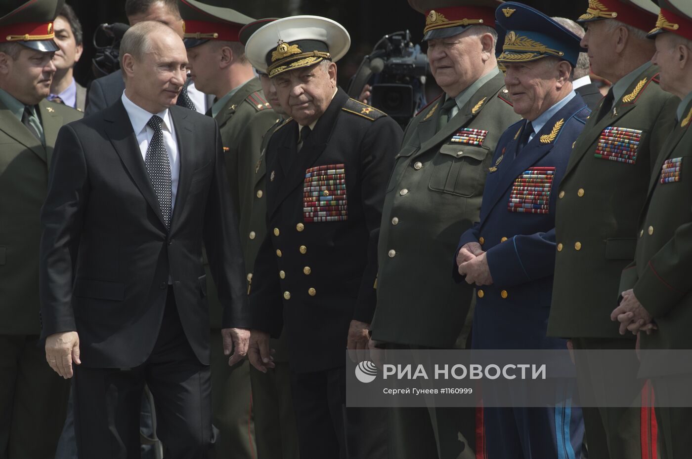 В.Путин возложил венок к Могиле Неизвестного солдата