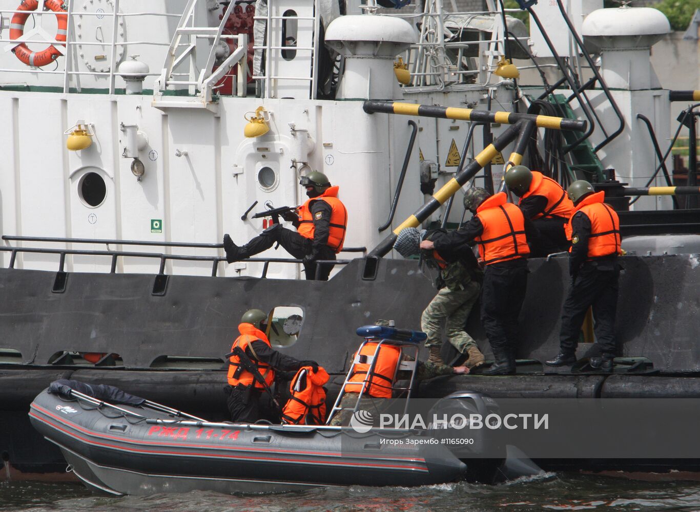Антитеррористические учения в морском порту Калининграда