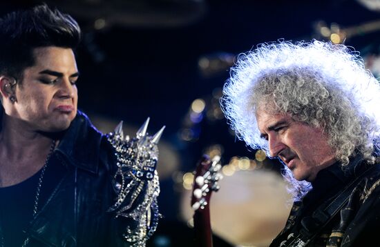 Совместный концерт участников группы Queen и Адама Ламберта