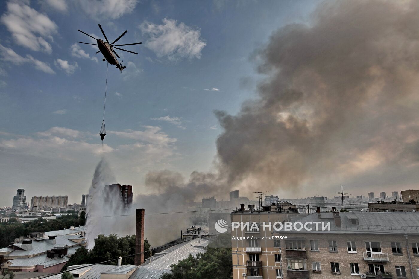 Пожар в ангаре на севере Москвы локализован