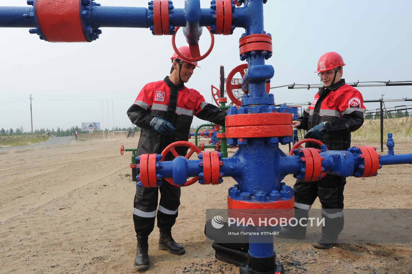 Добыча нефти в городах Ханты-Мансийского автономного округа