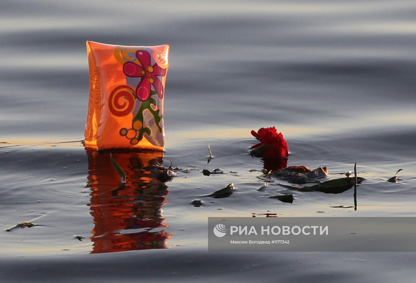 Акция в речном порту "Казани" в память о погибших на "Булгарии"