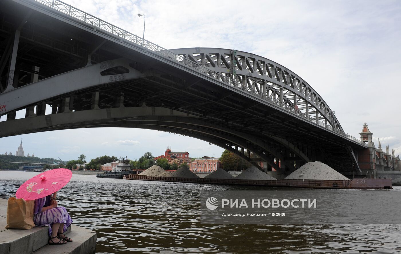 Отдых москвичей в Нескучном саду