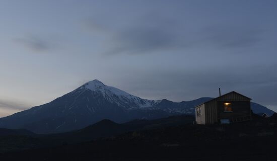 Работа вулканологов в районе БТТИ на Камчатке