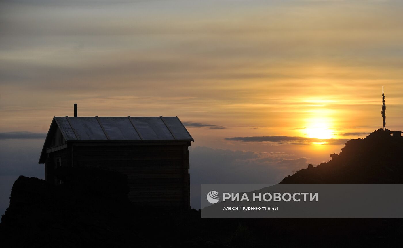 Работа вулканологов в районе БТТИ на Камчатке