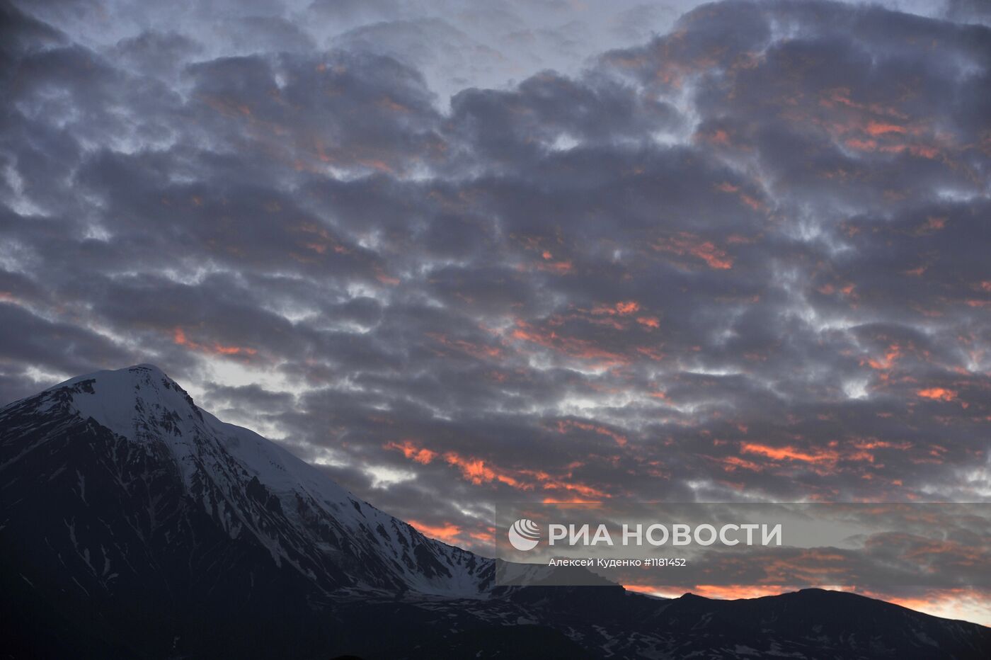 Работа вулканологов в районе БТТИ на Камчатке