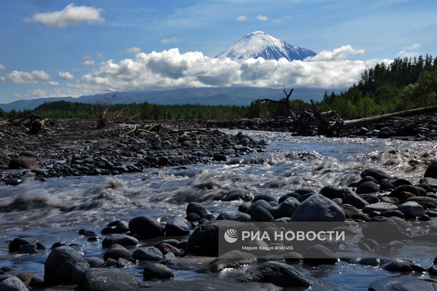 Работа вулканологов в районе БТТИ на Камчатке