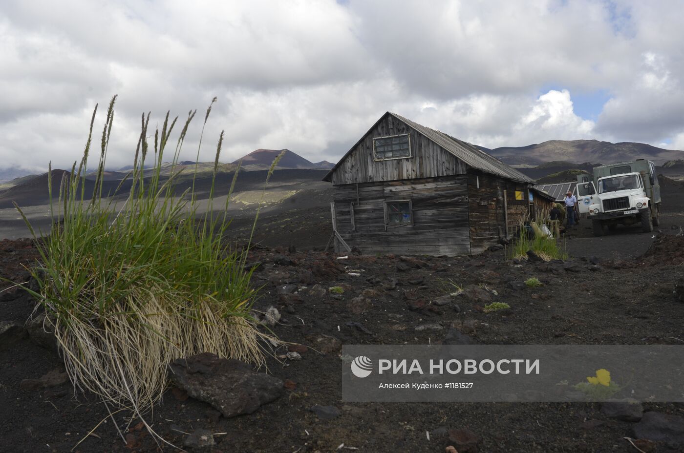 Работа вулканологов в районе БТТИ на Камчатке
