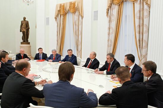 Президент РФ В.Путин на встрече с руководителями думских фракций