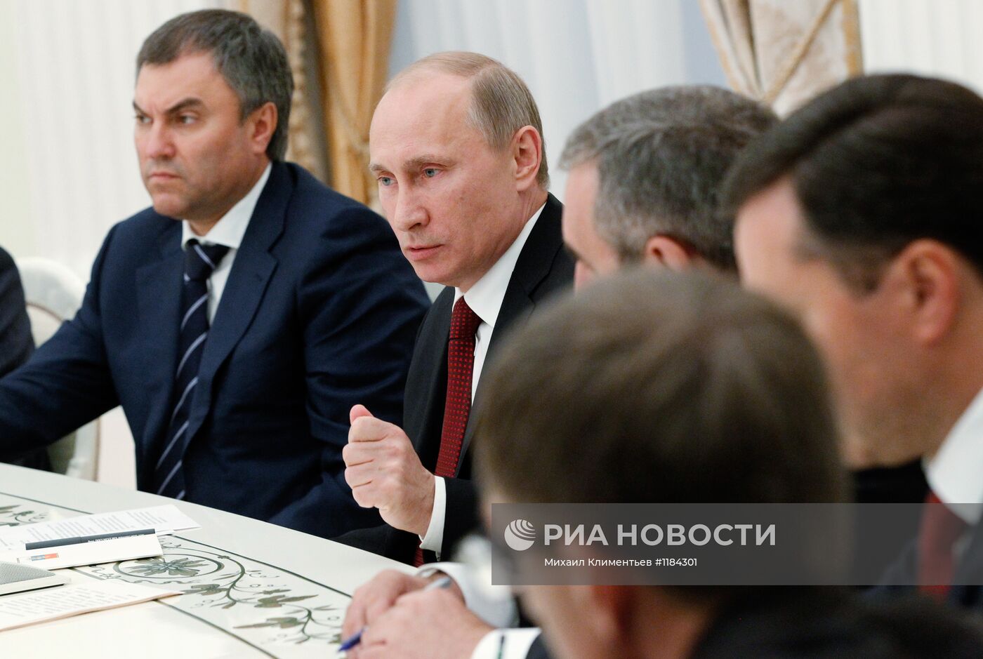 Президент РФ В.Путин на встрече с руководителями думских фракций