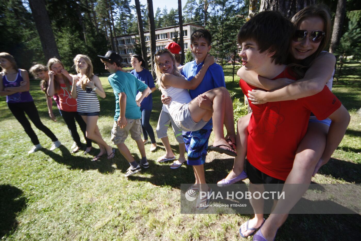 Работа детских летних лагерей в Ленинградской области