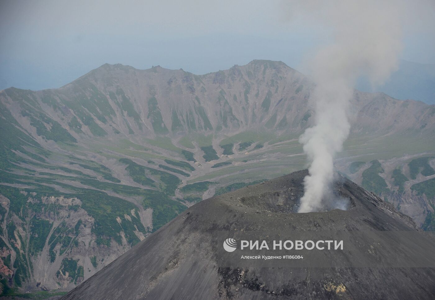 Вулкан Карымский на Камчатке