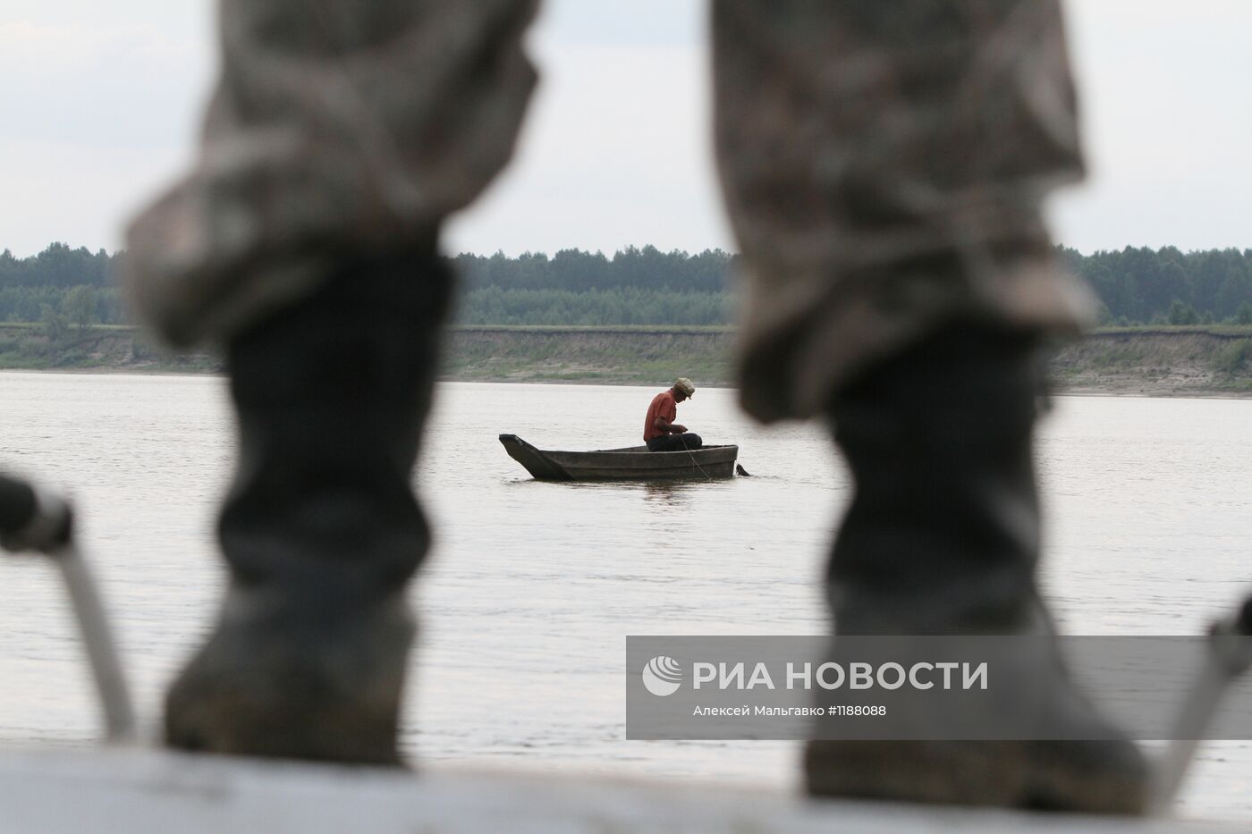 Рейд сотрудников рыбоохраны по реке Иртыш в Омской области