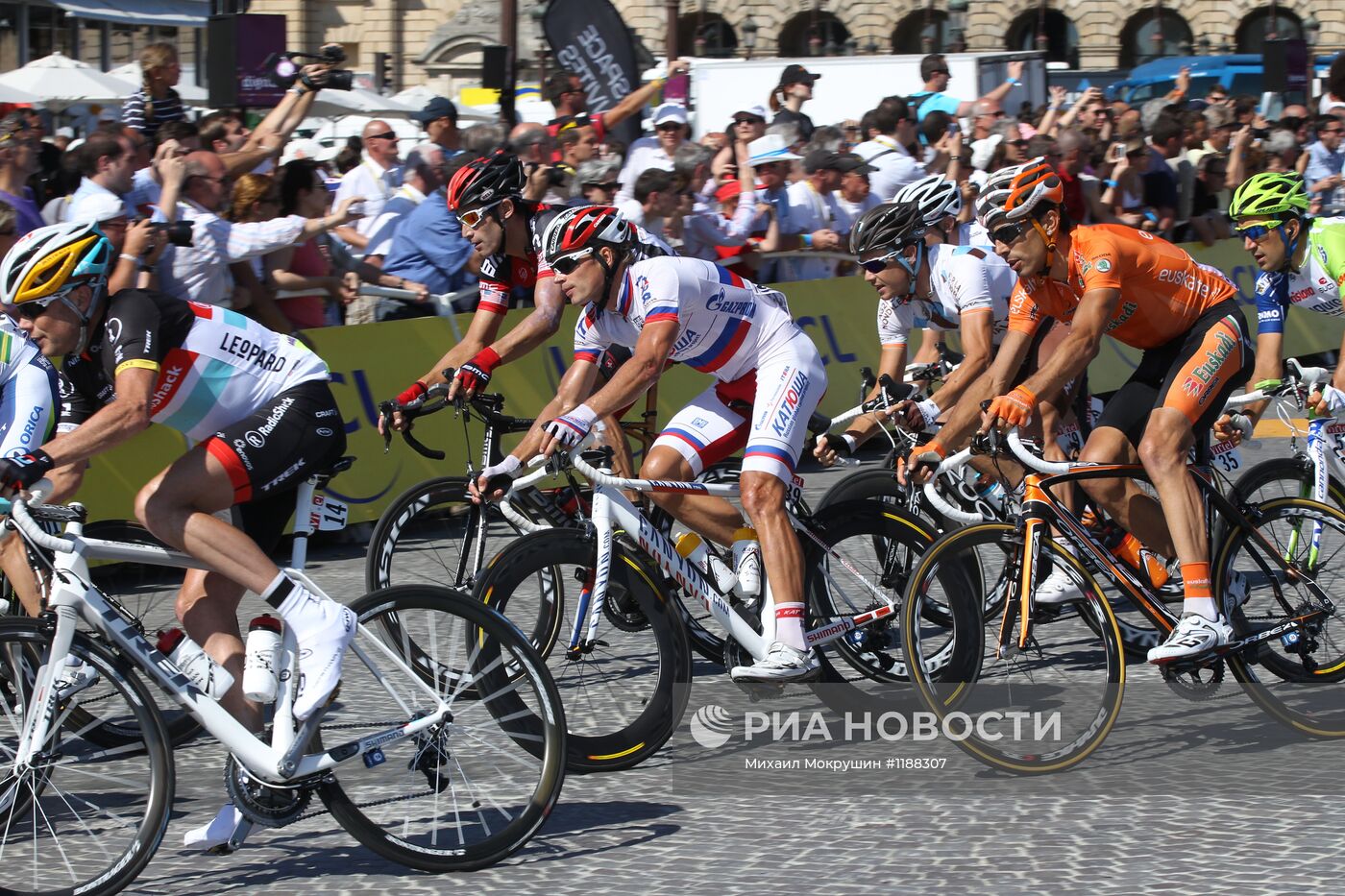 Велоспорт. "Тур де Франс - 2012". Финиш