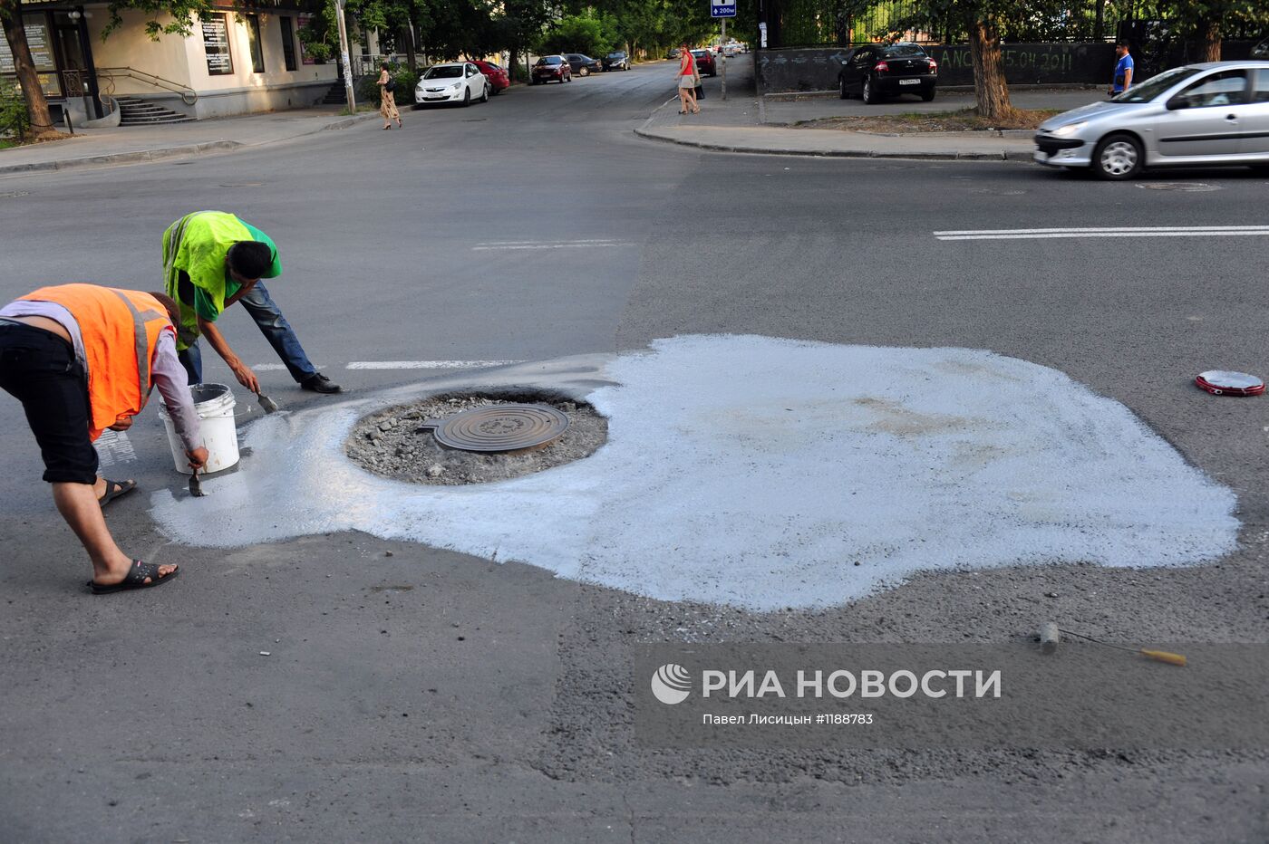 Карикатуры на чиновников на дорогах Екатеринбурга