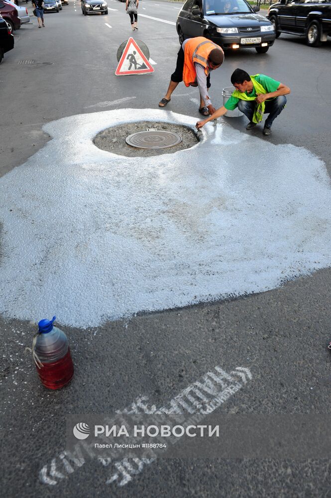 Карикатуры на чиновников на дорогах Екатеринбурга