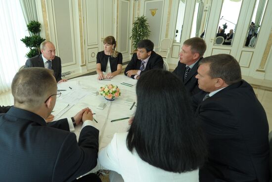 В.Путин провел встречу с губернатором Саратовской области