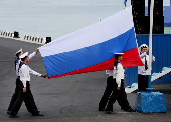 Репетиция военно-морского парада к Дню ВМФ во Владивостоке