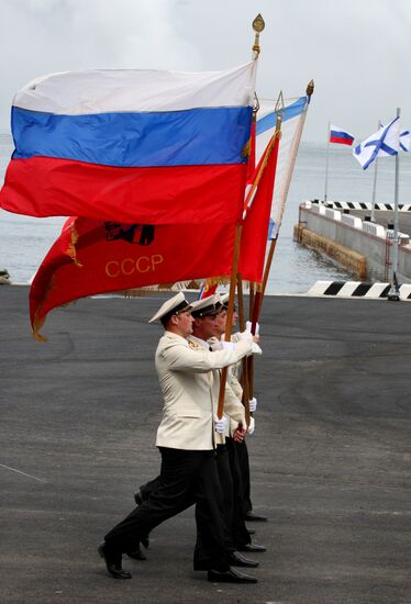 Репетиция военно-морского парада к Дню ВМФ во Владивостоке