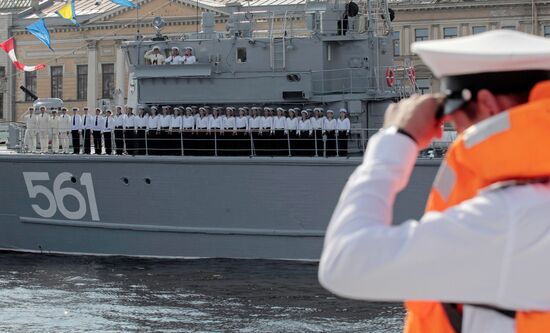 Генеральная репетиция парада к дню ВМФ в Санкт-Петербурге