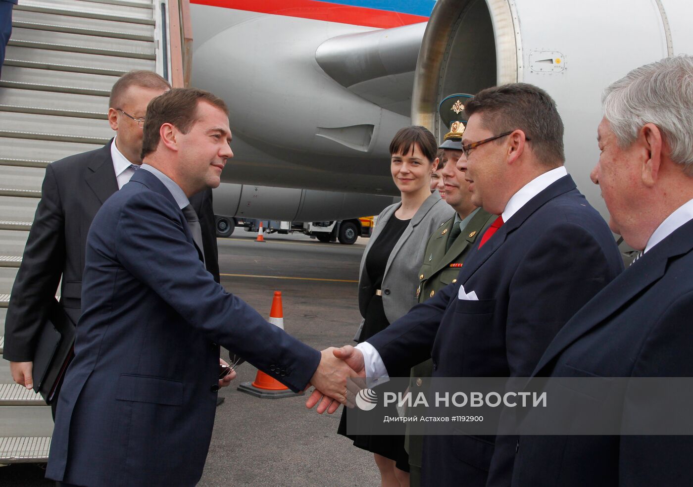 Д.Медведев прибыл в Лондон на открытие Олимпиады - 2012