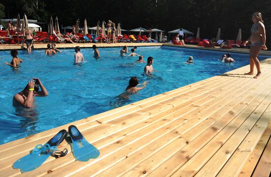 Зона отдыха с бассейнами открылась в парке "Сокольники"